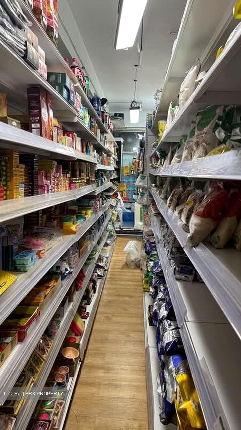 Sengkang Central (D19), Retail #565140591